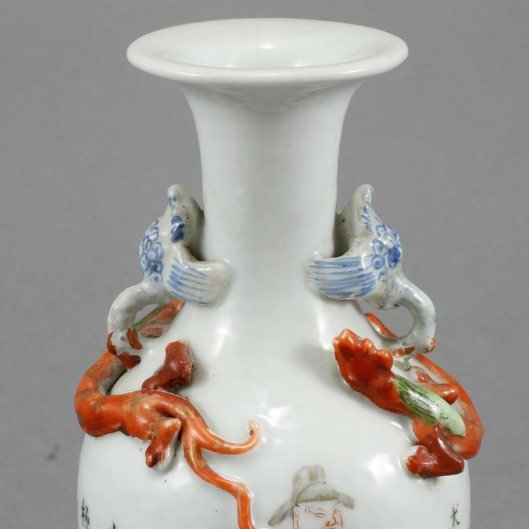 VAS, porslin, Kina, 1800-tal.
