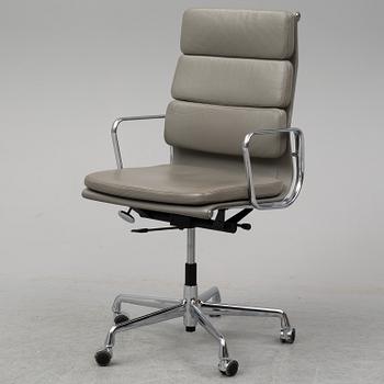 CHARLES AND RAY EAMES, an EA 219 chair, Vitra.