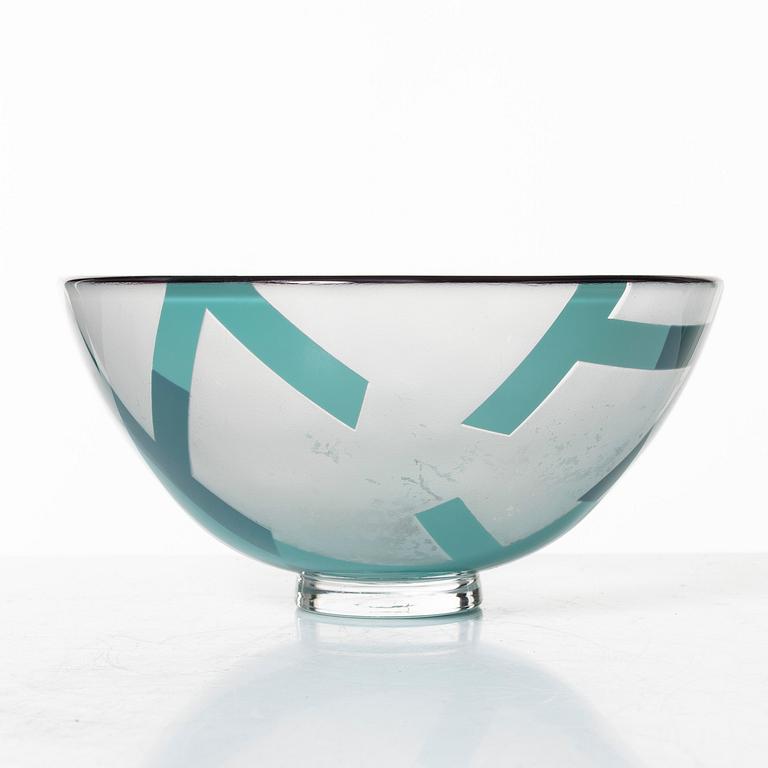 Klas-Göran Tinbäck, skål, egen ateljé, blåst av Wilke Adolfsson, 1995.