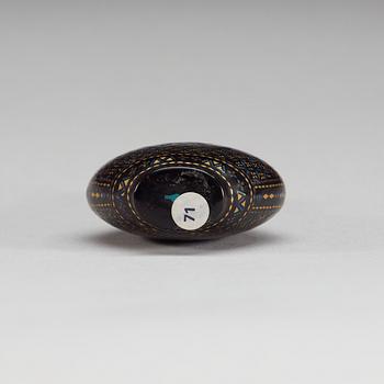A lacque burgalate snuff bottle, early 20th Century.