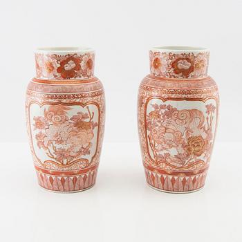 Vases, a pair, Japan, first half of the 20th century.