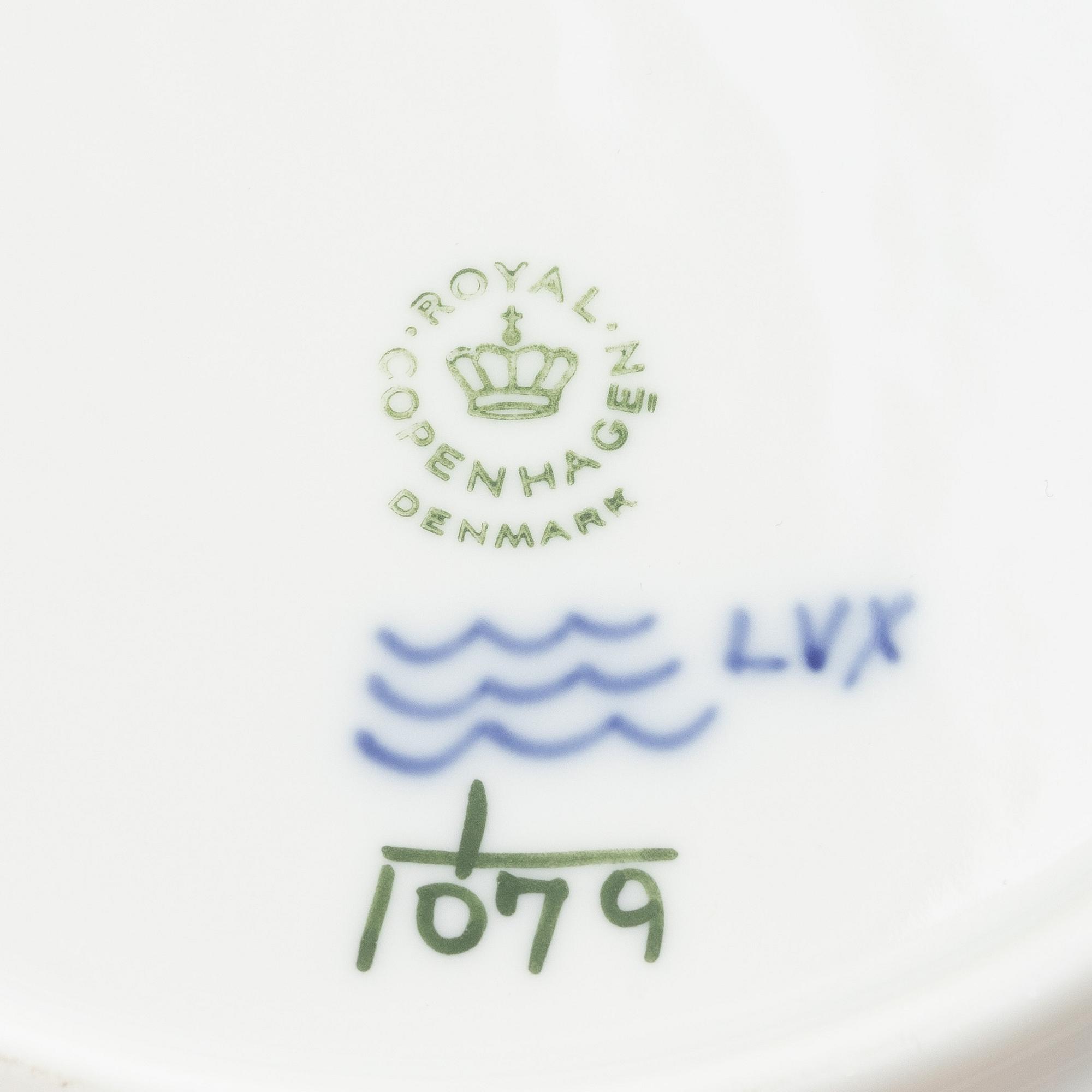 Royal copenhagen, xx pieces of a 'Musselmalet' porcelain service with half lace and full lace pieces, Denmark.