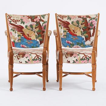 Josef Frank, karmstolar, ett par, Firma Svenskt Tenn, modell 725.