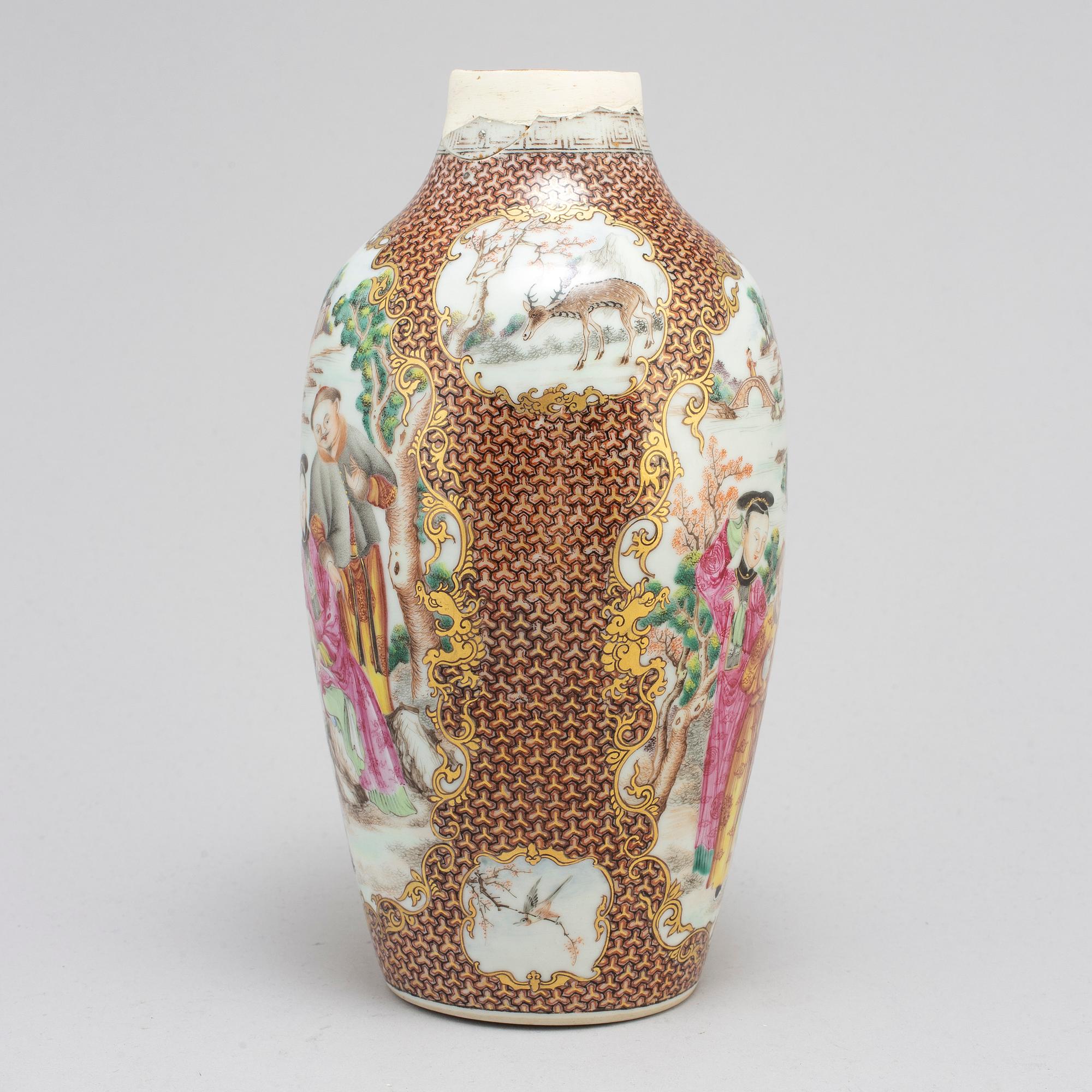A famille rose mandarin vase, Qing dynasty, Qianlong (1736-95).