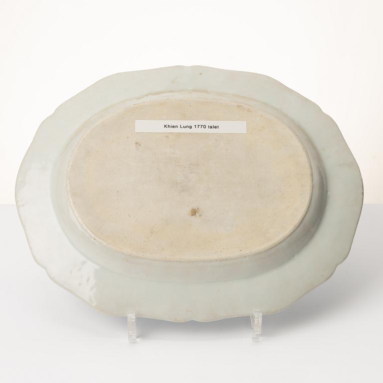 Stekfat, kompaniporslin. Qingdynastin, Qianlong (1736-95).