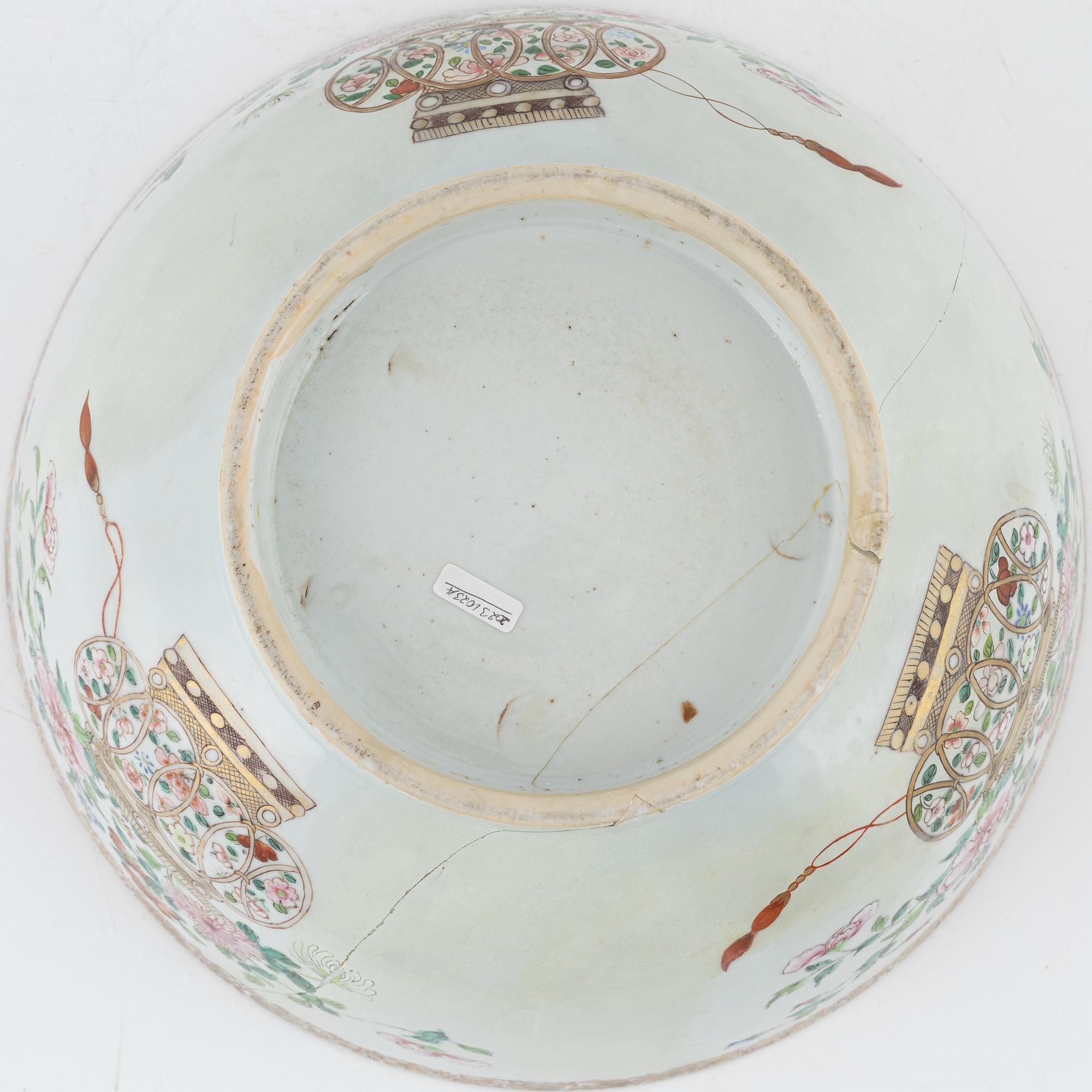 A Chinese famille rose punch bowl, Qing dynasty, Qianlong (1736-95).