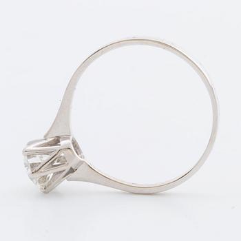 RING 18K vitguld m 1 briljant 1,14 ct enligt gravyr,ca H-I SI, Gullfaxe AB, Djursholm, Stockholm 1967.