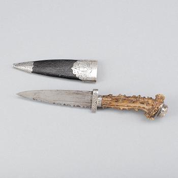 KNIV, "Sgian Dubh", silverbeslag, Ferguson Brothers, Inverness, Skottland, omkr sekelskiftet 1900.