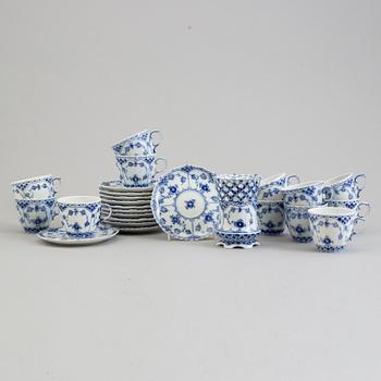 12 porcelain coffee cups and saucers + 1 vase from Royal Copenhagen, Denmark.