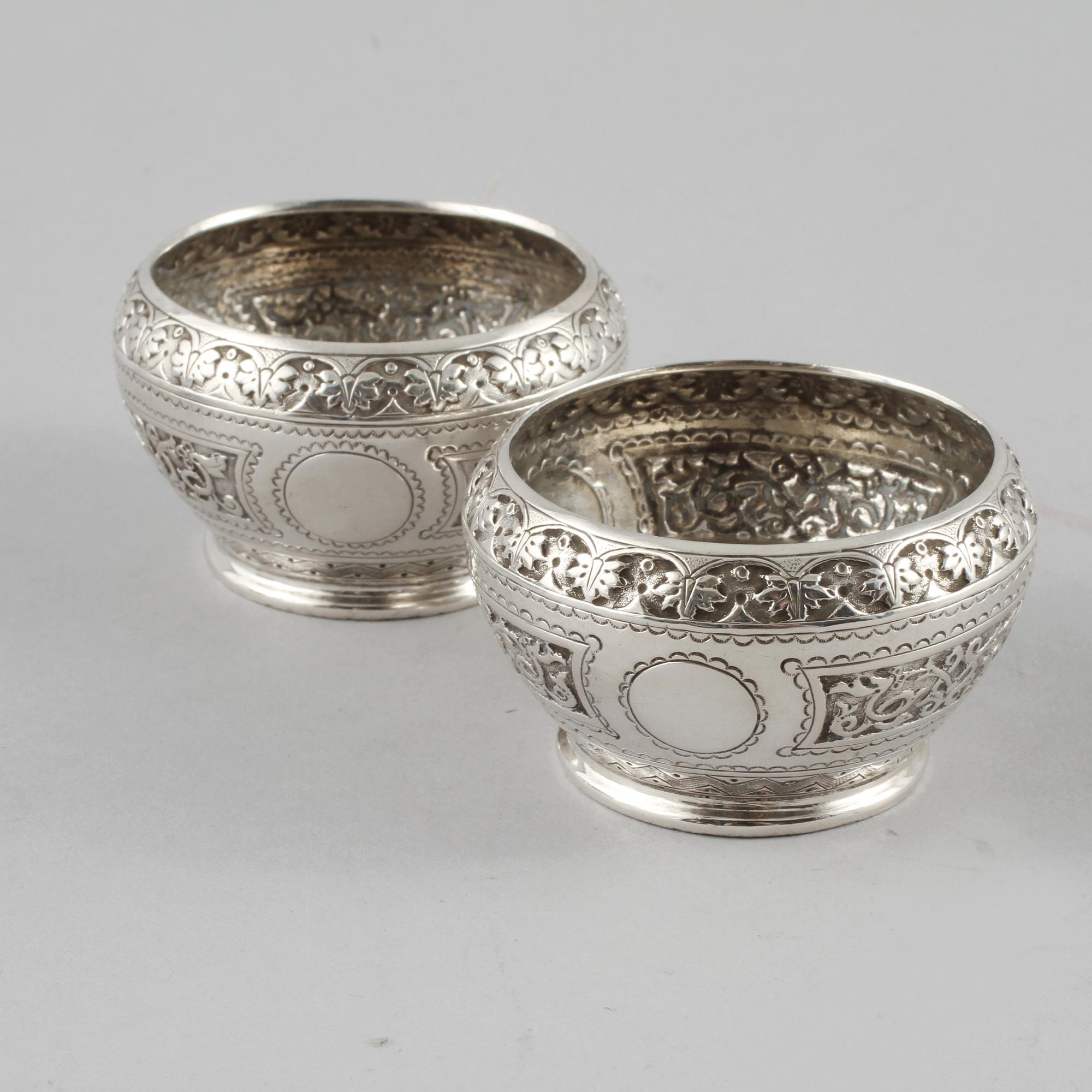 SALTKAR, 3 st, London, England, 1700 respektive 1800-tal, vikt (exklusive glasinsats) 145 gram.