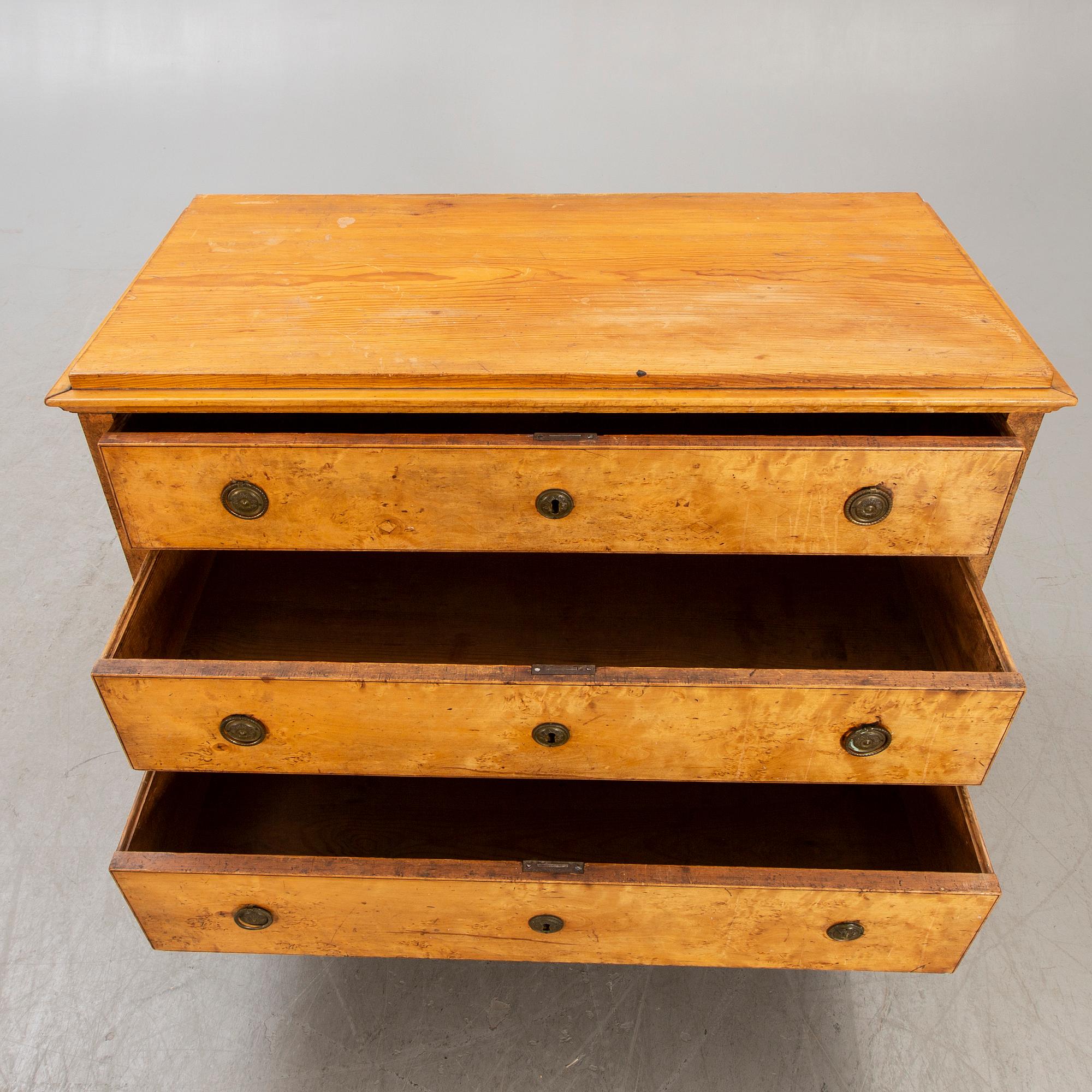 A Swedish early 1800s bureau.