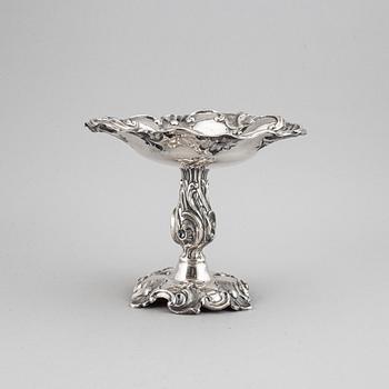 Carl Nyström, uppsatsskål, silver, Stockholm 1854-1855. Nyrokoko.