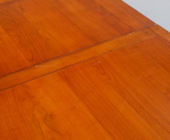 A dining set with seven pieces, designed Louis Philippe, Selva, from late 20th century.