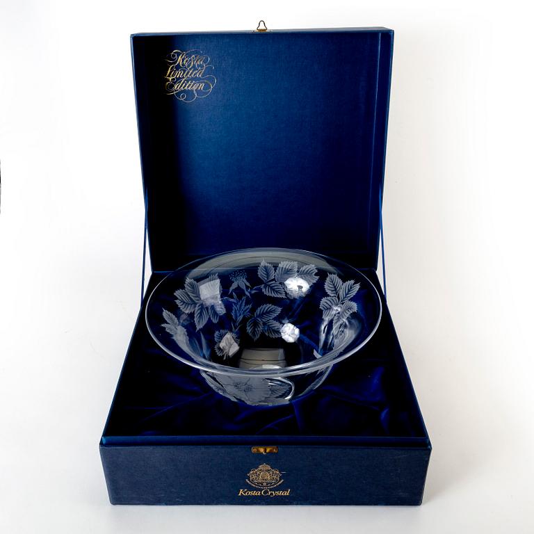 A signed dated and numbered Lisa Bauer glass bowl from Kosta Boda.