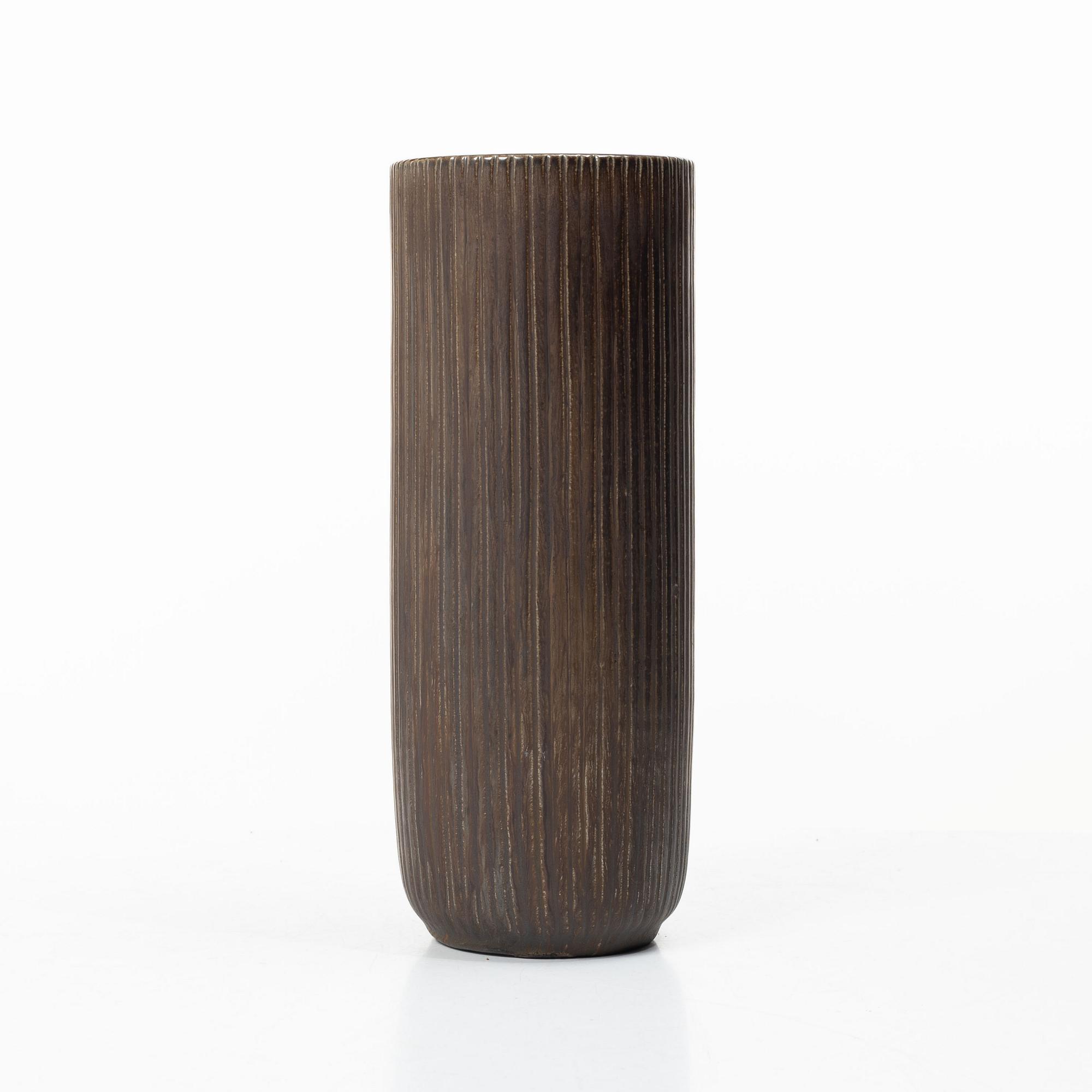 Edgar Böckman, a vase.