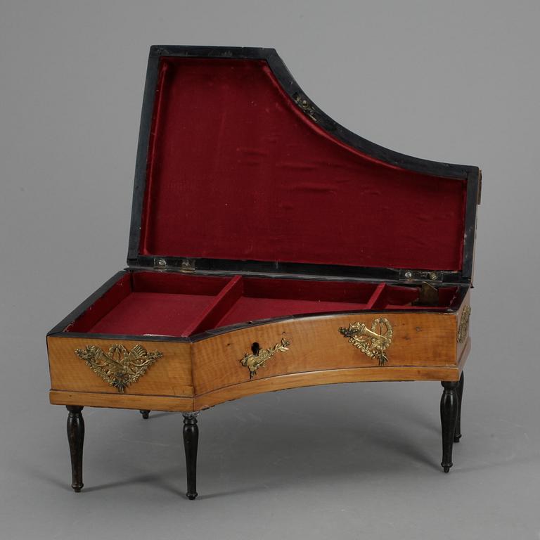 SPELDOSA, empire, 1800-talets första hälft.