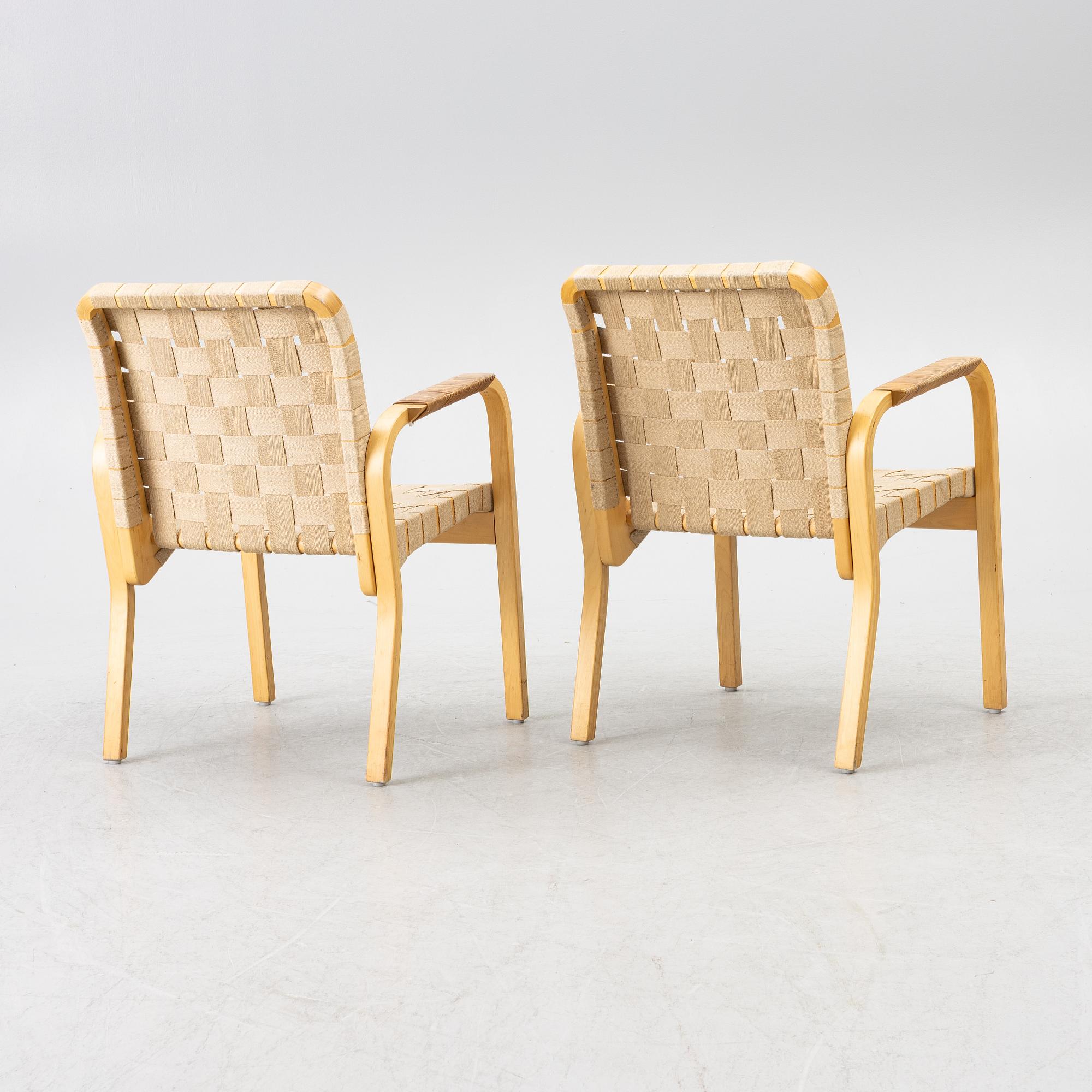 Alvar Aalto, karmstolar, ett par, modell 45, Artek, Finland.