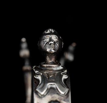 DRYCKESKANNA. silver, renässansstil, importstämplar samt K. Anderson, Stockholm, 1941. Vikt ca1180g.