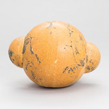 Anna Hackman, skulptur, "Random encounters", signerad A. Hackman 2000.