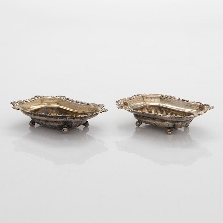Saltkar, 2 par, silver, 1800-talets senare hälft.