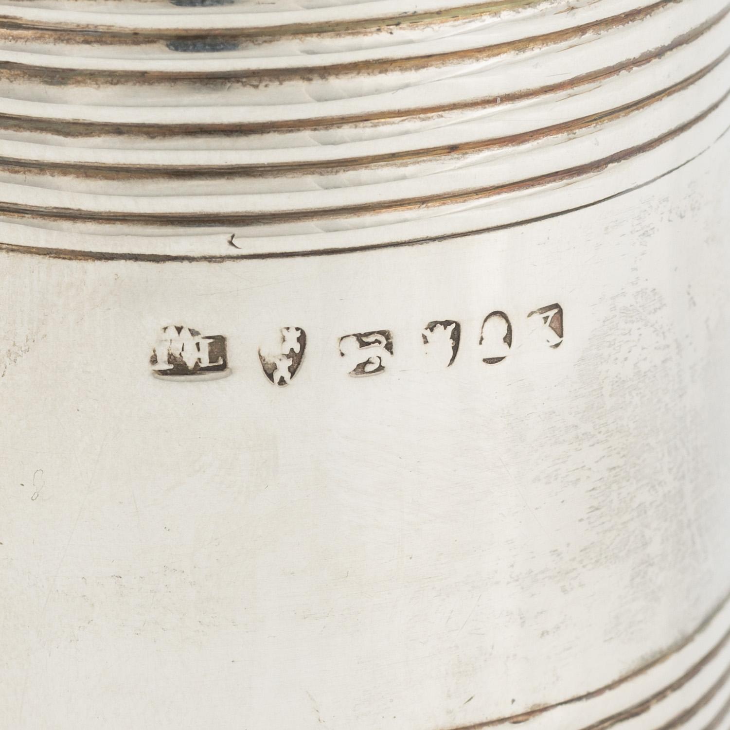 An English early 19th century silver mugg, unclear makers mark (possibly John Langland I), Newcastle 1800-1801.