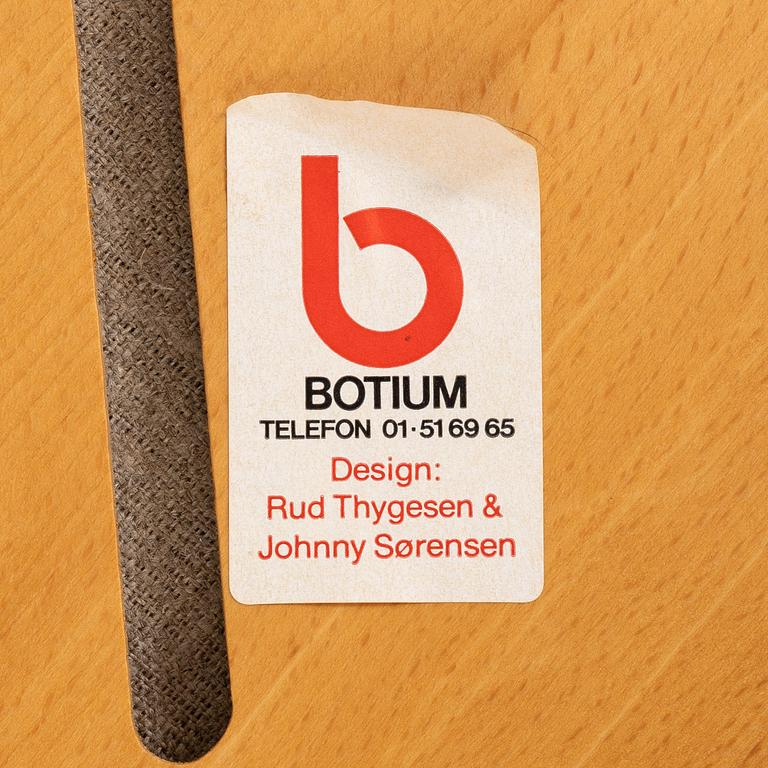 Rud Thygesen, & Johnny Sørensen, sofa, Botium, Denmark.