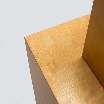 Aino Aalto, kaappi, malli 808 ja vitriini, malli 214 O.Y. Huonekalu- ja Rakennustyötehdas A.B. 1950-luvun alku.