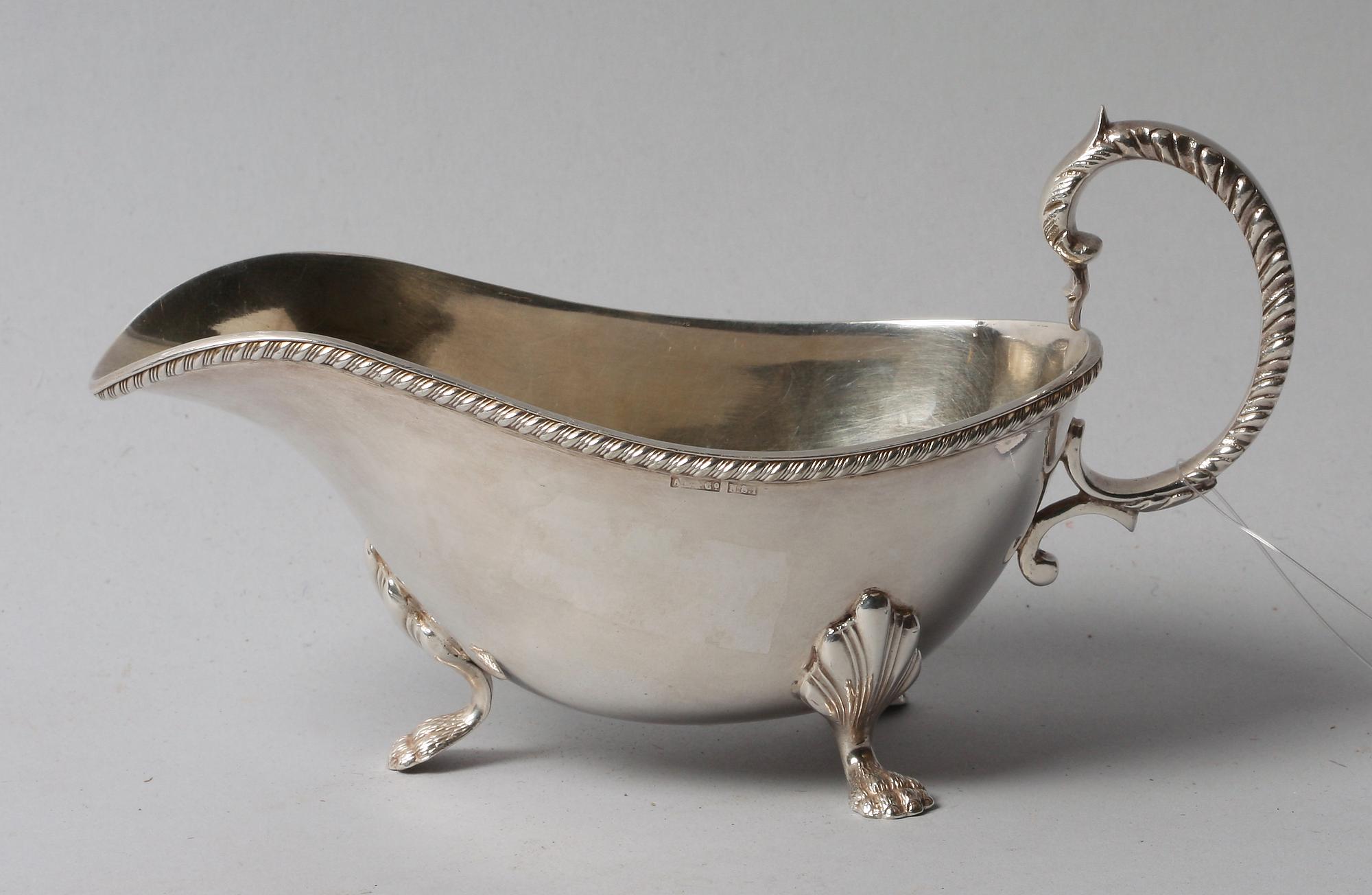 SÅSSNIPA, nysilver. Rokokostil.