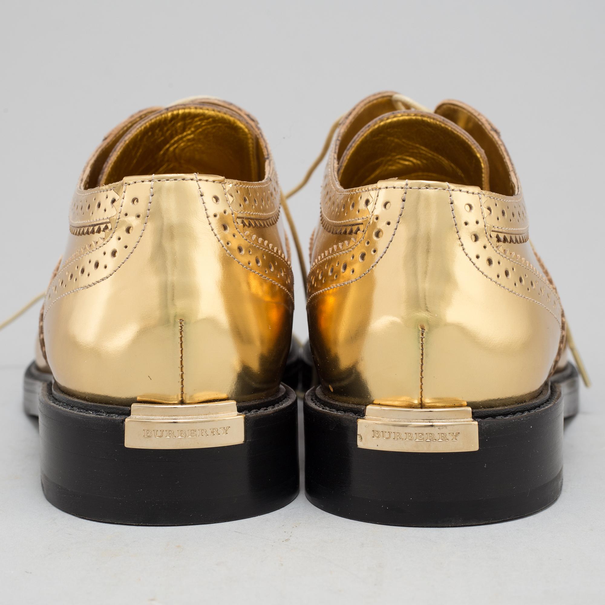 BURBERRY shoes size 39. Bukowskis