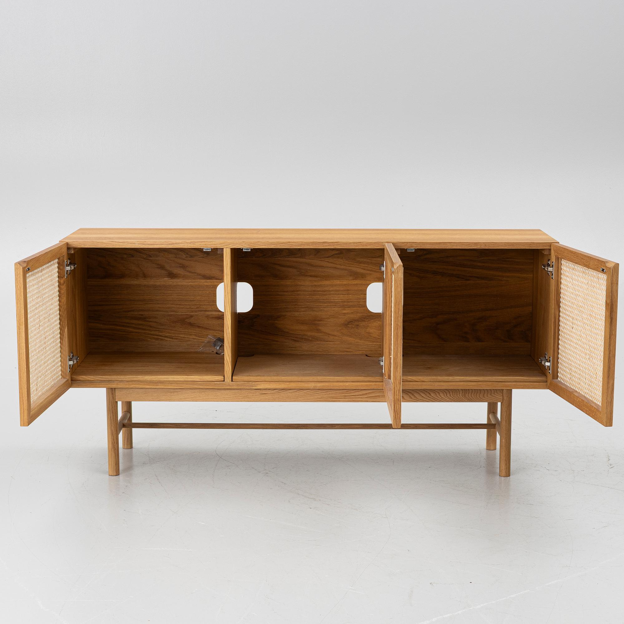 Sideboard, ”Racquet”, Hans K, samtida.