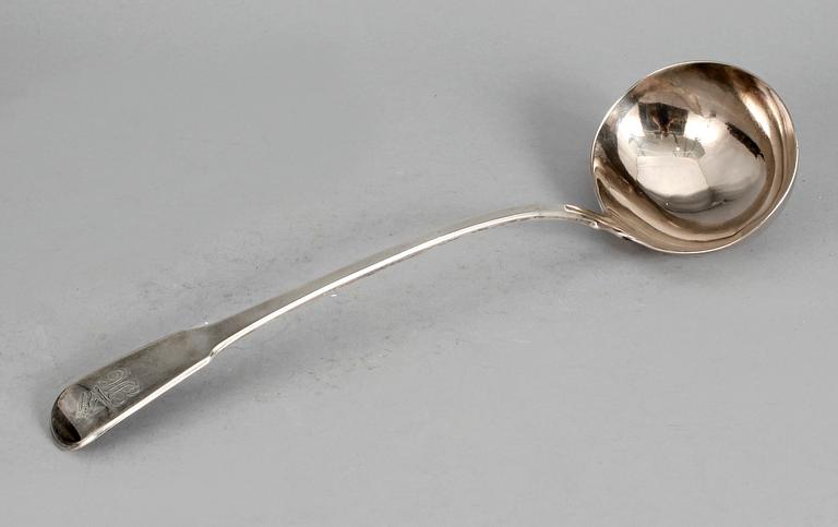 SOPPSLEV, silver, London 1808. Vikt ca 231 gram.