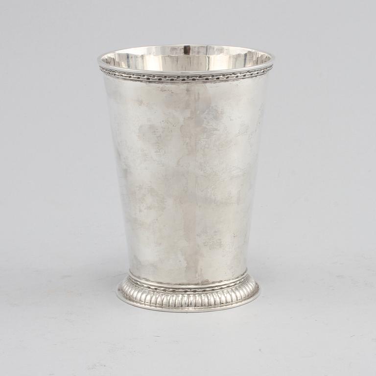 BÄGARE, silver, Erik Råström, C G Råström, Stockholm, 1952. Vikt 220 g.