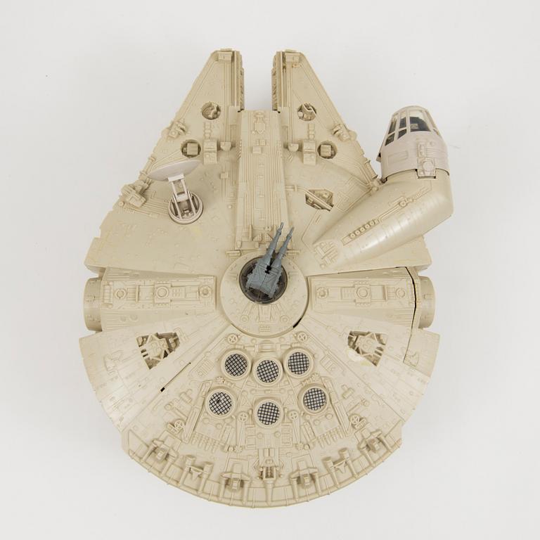 A vintage Star Wars Millennium Falcon Palitoy 1983.