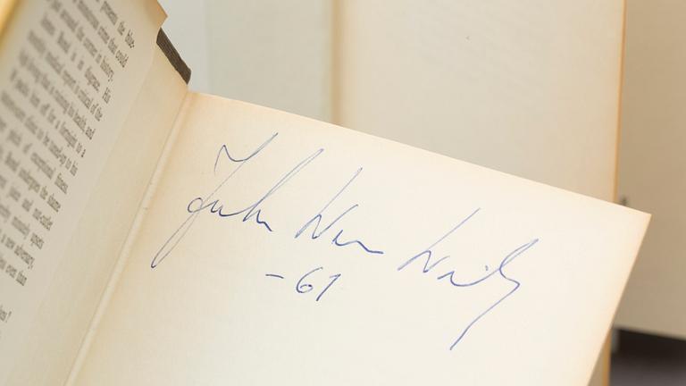 IAN FLEMING, 2 st,  "Goldfinger" samt "Thunderball", Jonathan Cape, Thirty Bedford Square London. 1959 samt 1961.
