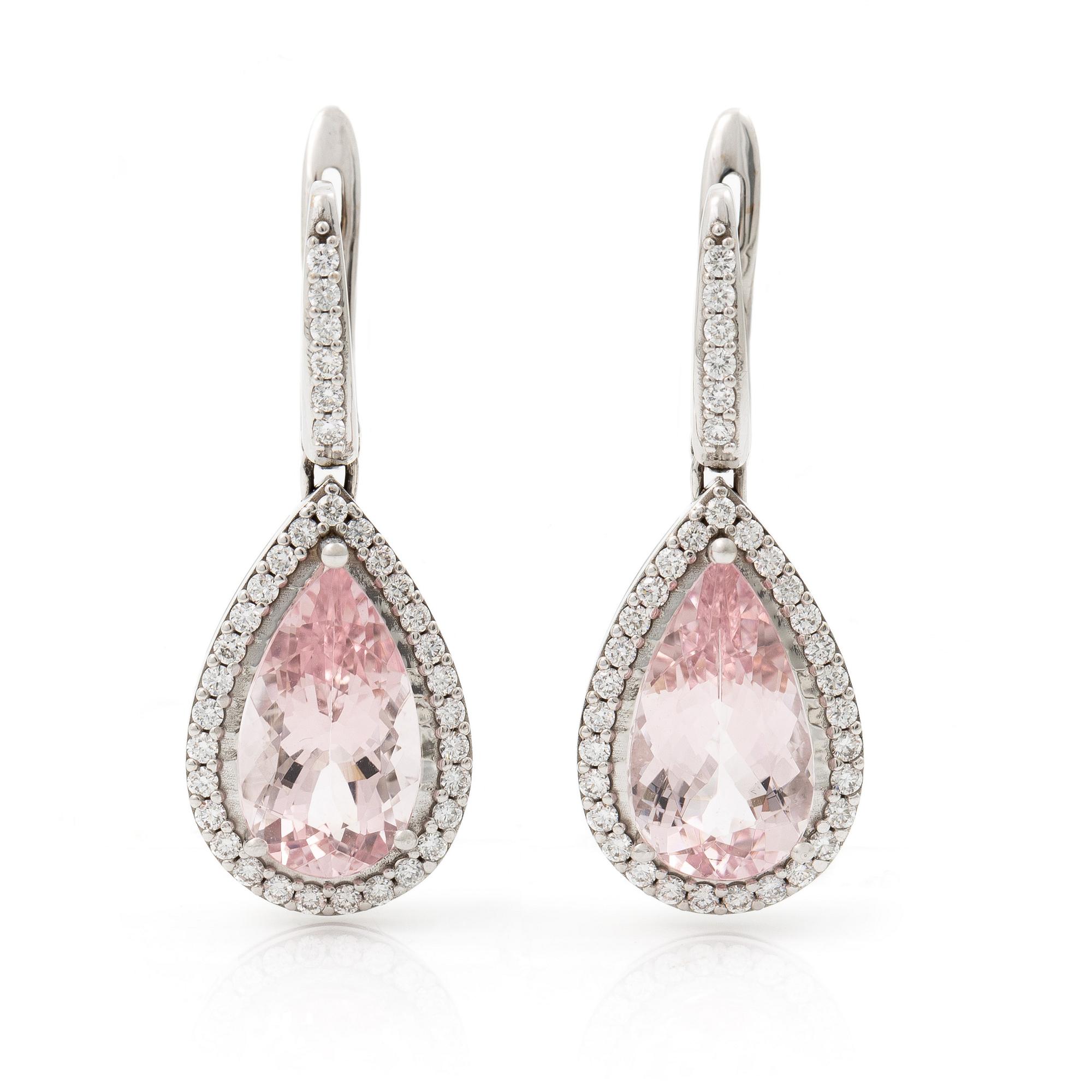 Earrings 18K white gold with drop-shaped faceted morganite and brilliant-cut diamonds.