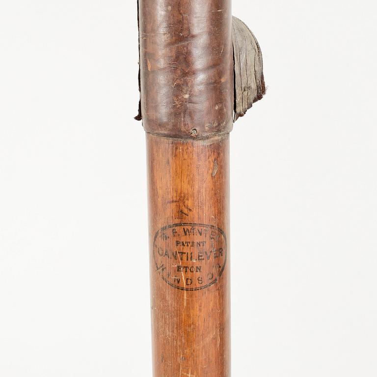 ÅRA, trä, daterad 1901.