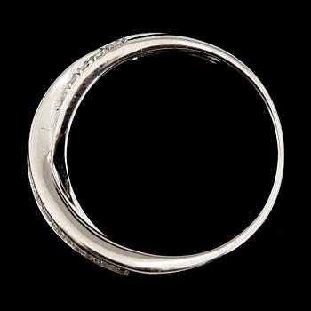 RING, 14K vitguld, baguett- och åttkantslipade diamanter.