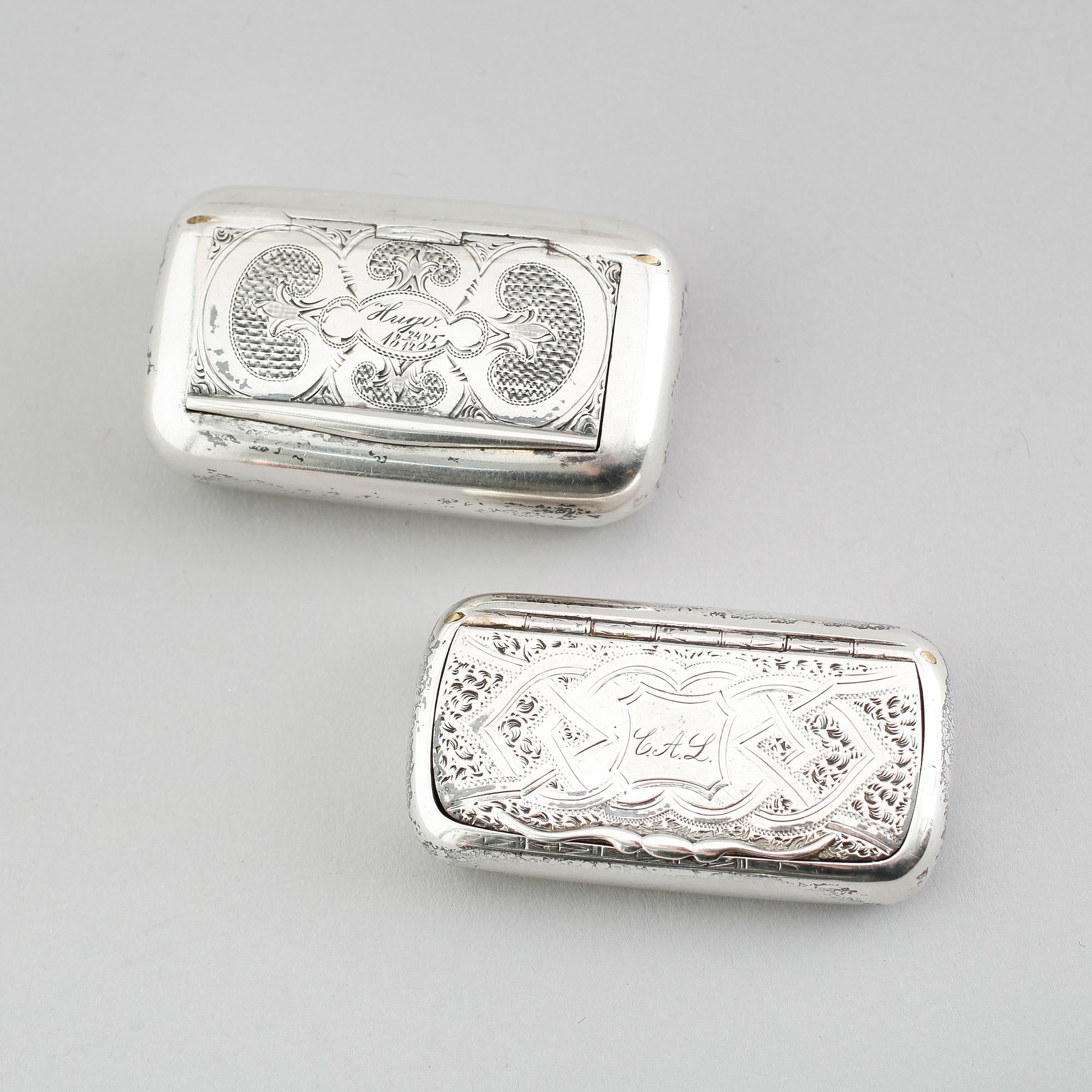 SNUSDOSOR, 2 st, silver, 1800-talets andra hälft. Vikt ca 72 gram.