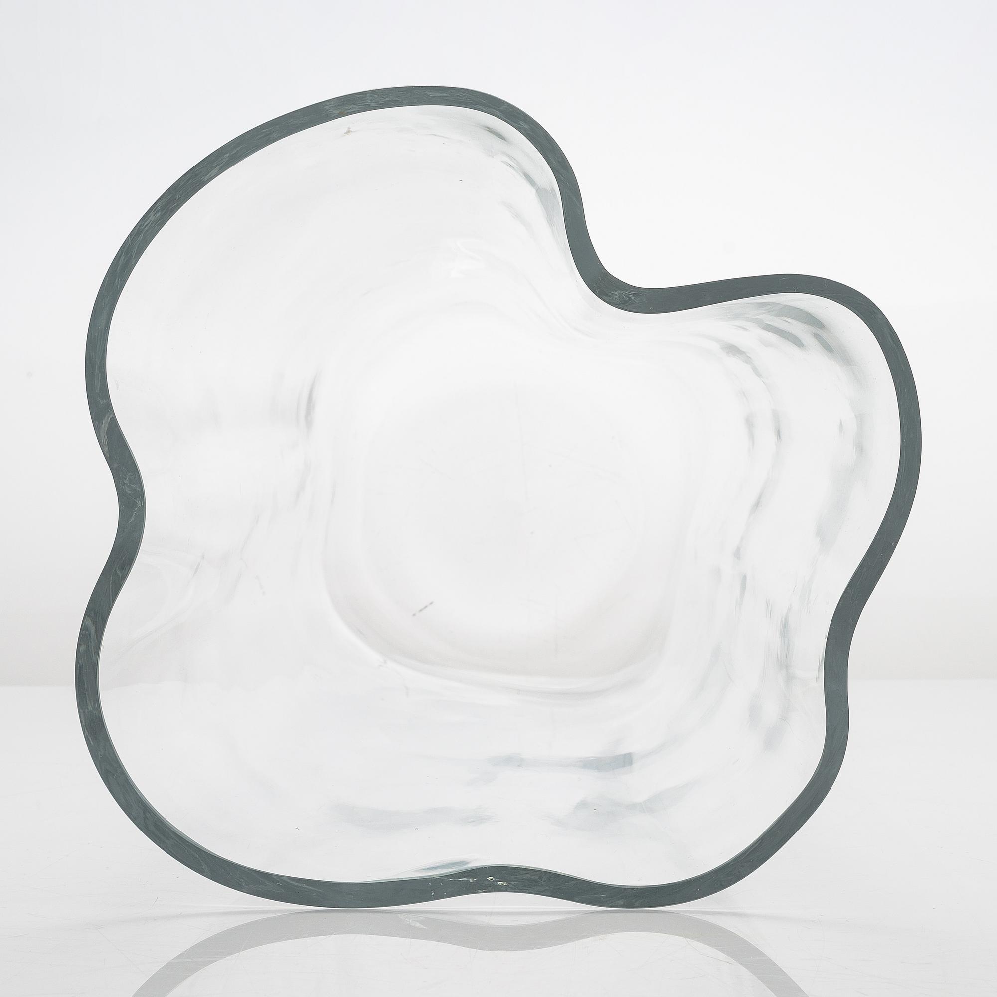 Alvar Aalto, a 1980s '3032' vase for Iittala.