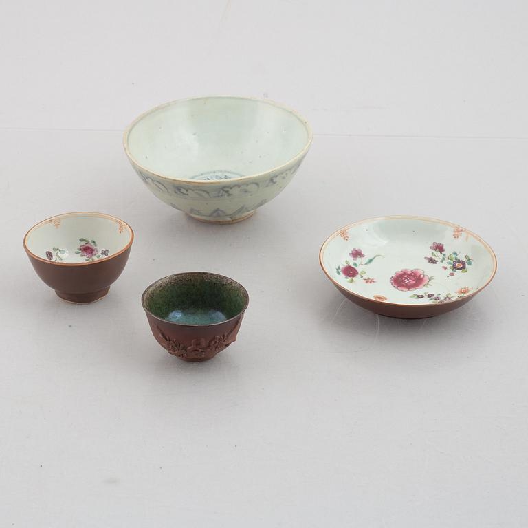 Five pieces of Chinese porcelain, Ming and Qing dynasty, 17th &18th century.