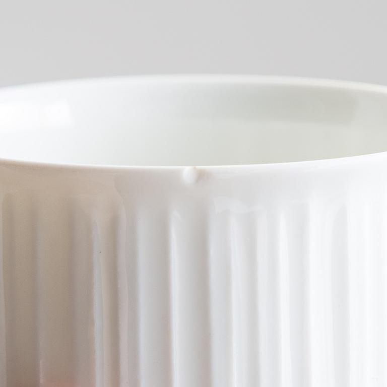 Tapio Wirkkala, a 21-piece 'Variation' porcelain tableware set  for Rosenthal Studio-line, Germany, 1985.