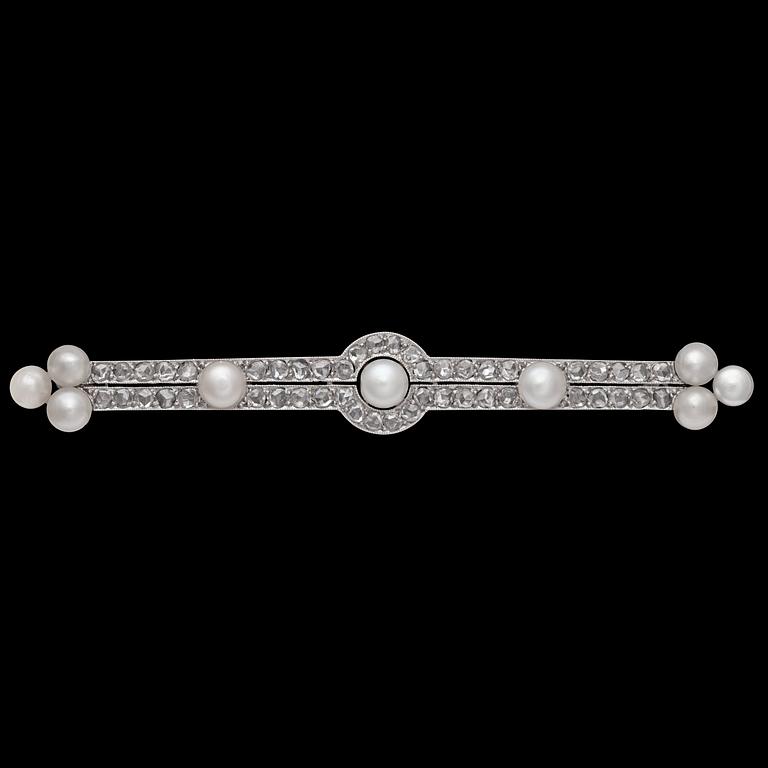 A rose cut and blister pearl bar brooch, c. 1925.