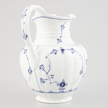 Kanna / punschkanna, porslin, Royal Copenhagen, "Musselmalet", 1893-1900.