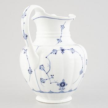 A 'Musselmalet' porcelain punch pitcher, Royal Copenhagen, 1893-1900.