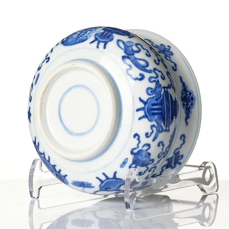 A blue and white censer, Qing dynasty, Kangxi (1662-1722).