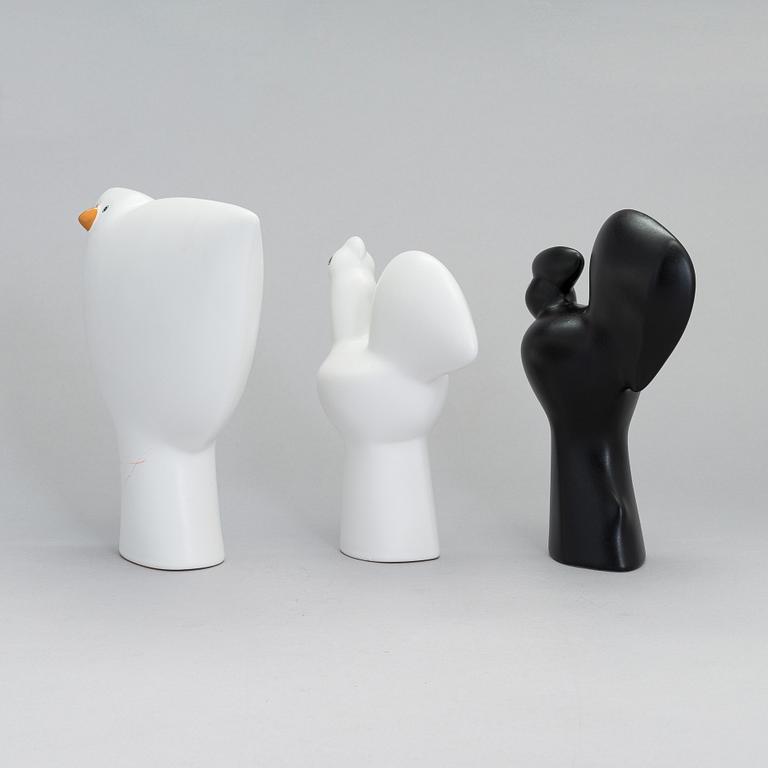 Howard Smith, figuriineja, 3 kpl, keramiikkaa, sarjasta Parvi, Arabia 1900-luvun loppu.