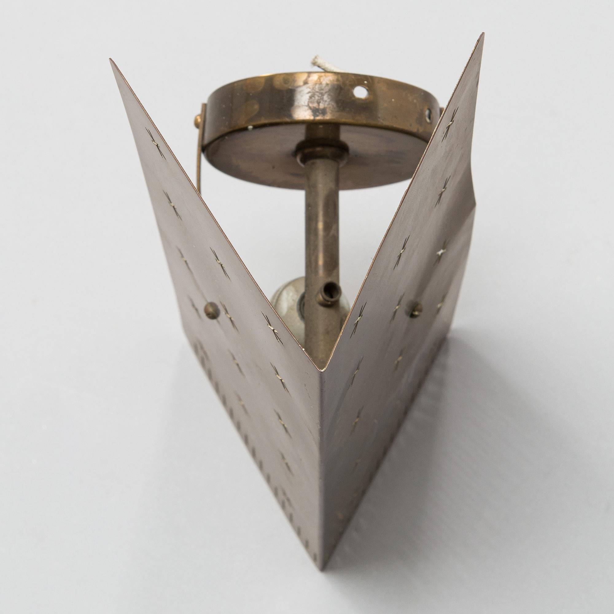 Paavo Tynell, A pair of mid-20th century '10330' wall lamps for Taito, Finland.