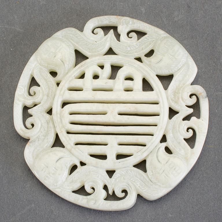 AMULETT, nefrit, Kina, 1900-tal.
