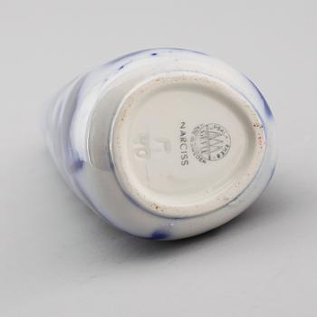 VAS, porslin, "Narciss", Lillemor Mannerheim, Upsala-Ekeby, Gefle, 1900-talets mitt.