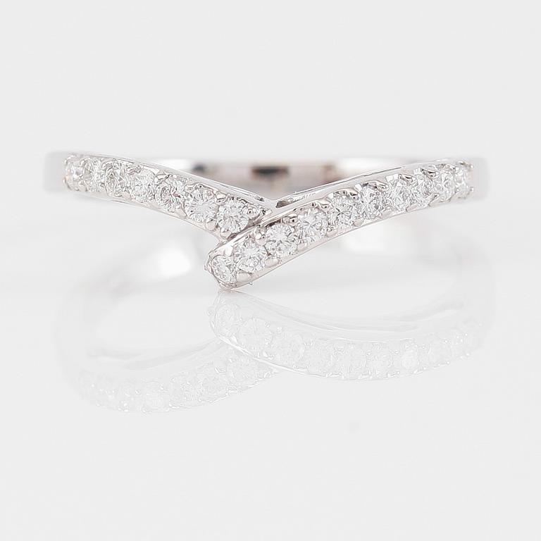 RING, 14K vitguld och diamanter.